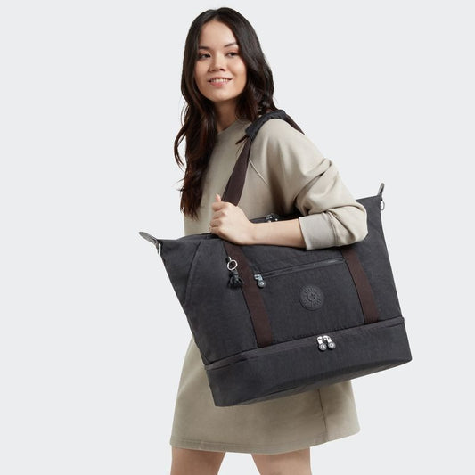 ART M WEEKENDER Black Noir $1,533 mensuales a 3msi*