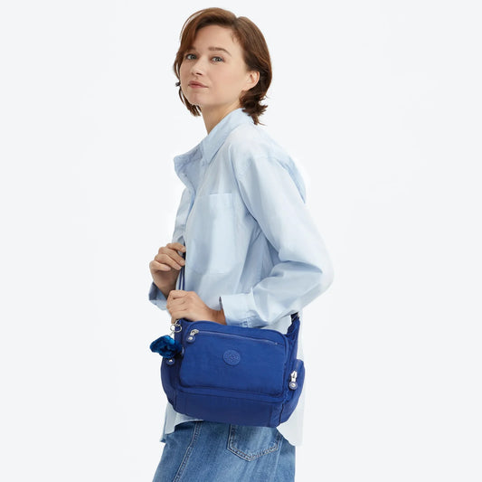 GABBIE S Blazing Blue $1,066 mensuales a 3msi*